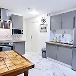 Paris & - 5 Mins From Train Station - Harmony Apartment